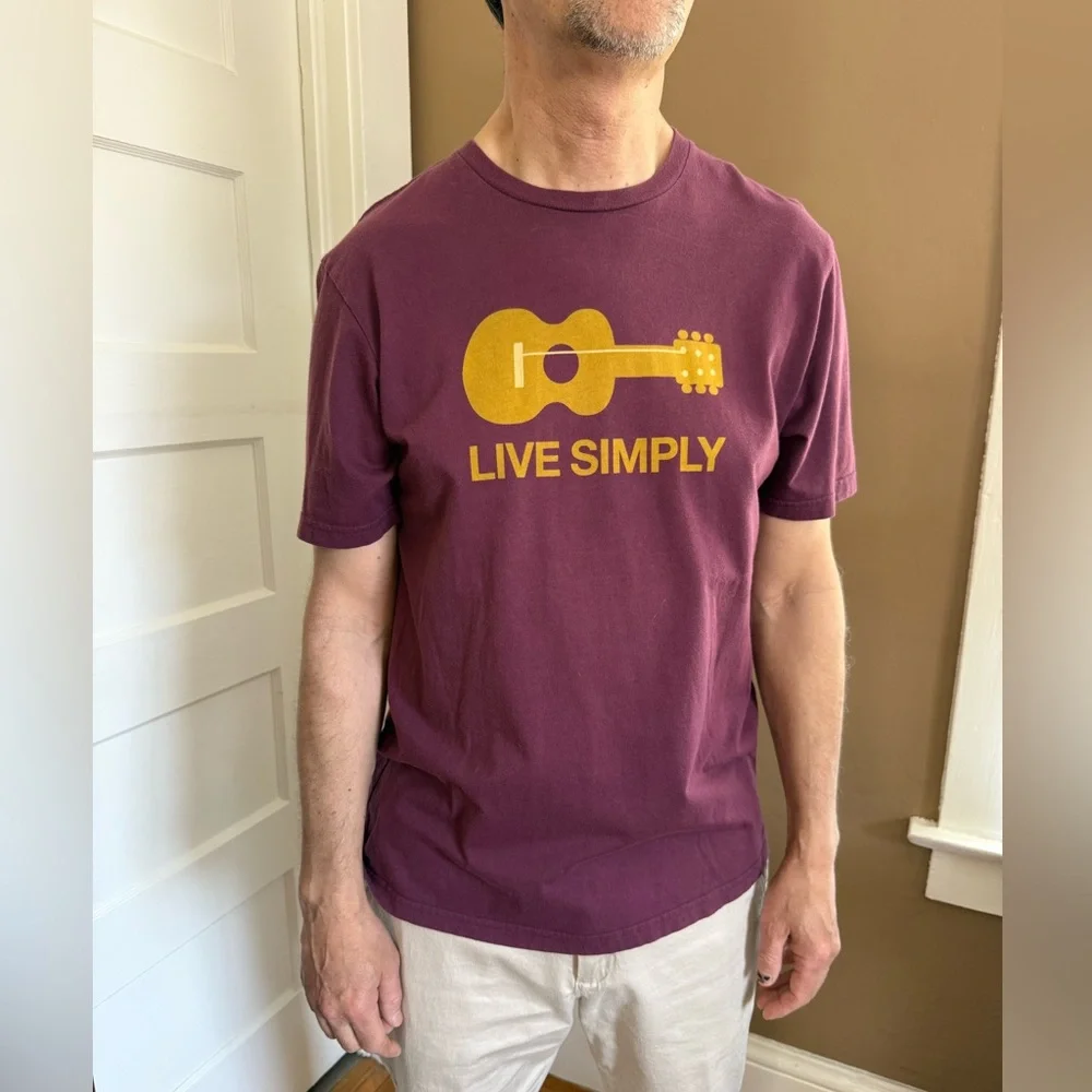 Patagonia Organic Cotton Purple Maroon Tee with Guitar and LIVE SIMPLY graphic - Picture 3 of 7